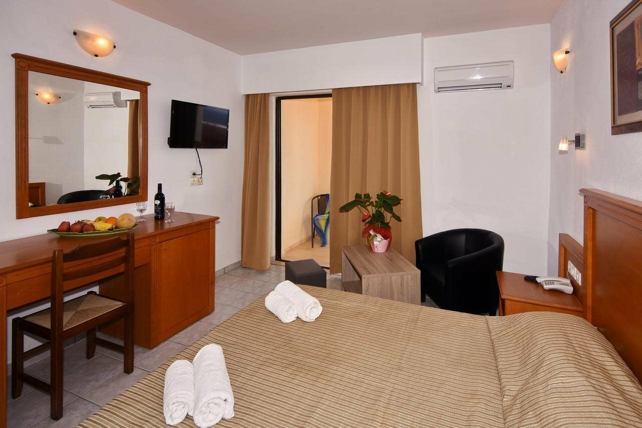 Ocean Heights View Hotel Anissaras ภายนอก รูปภาพ
